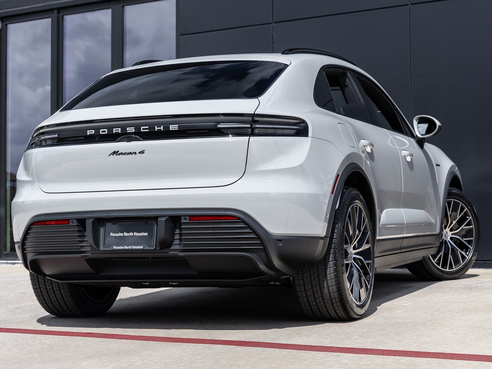 2026 Porsche Macan 4 Electric