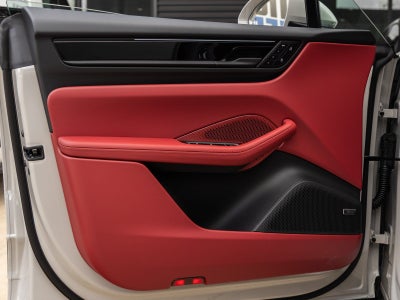 2026 Porsche Macan 4 Electric