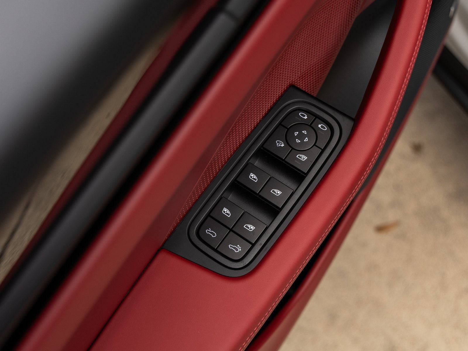 2026 Porsche Macan 4 Electric