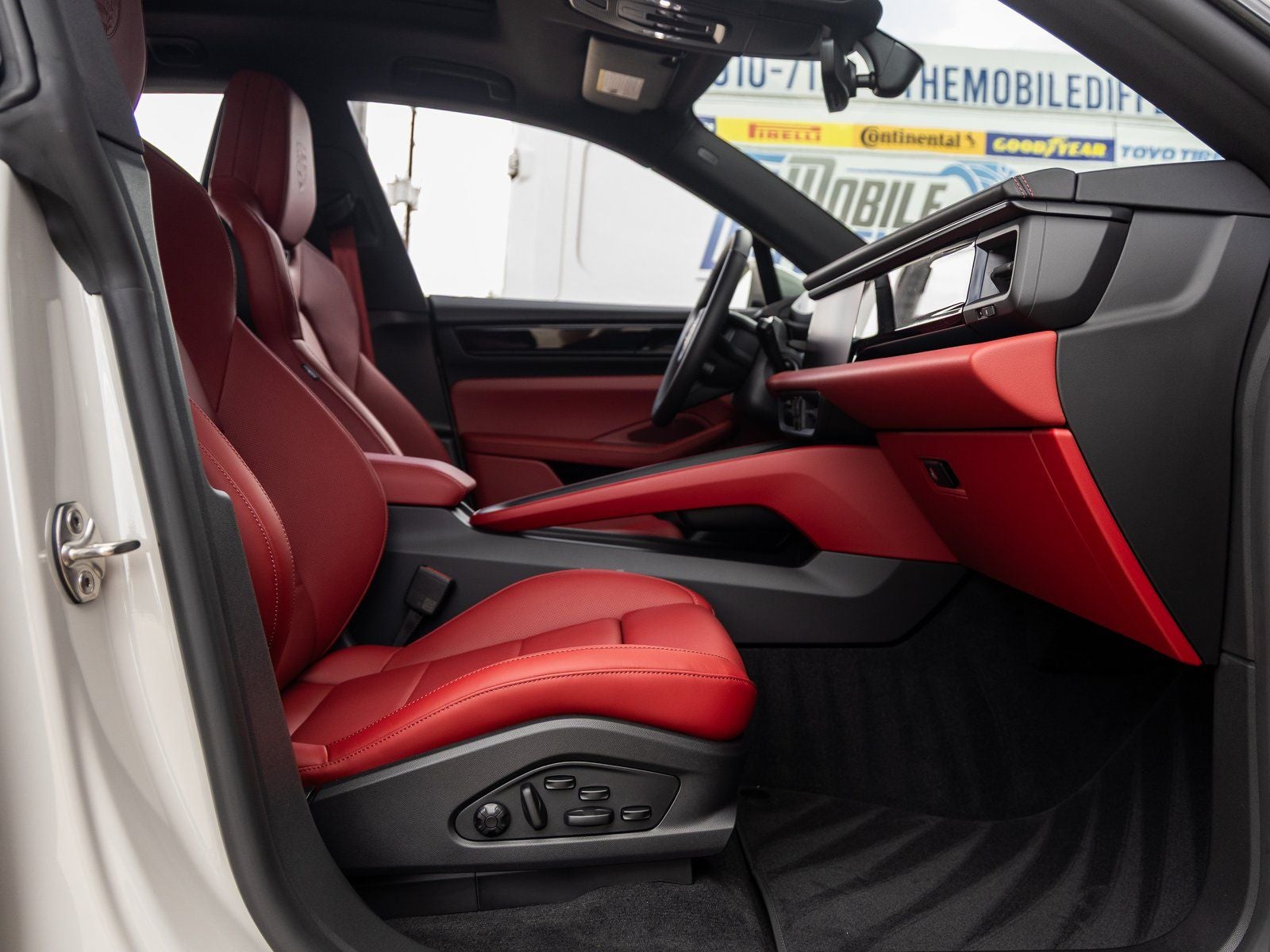 2026 Porsche Macan 4 Electric