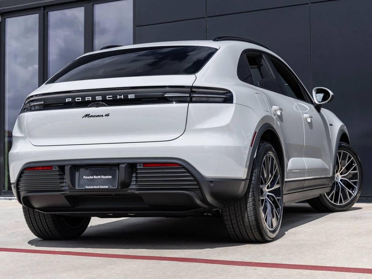 2026 Porsche Macan 4 Electric