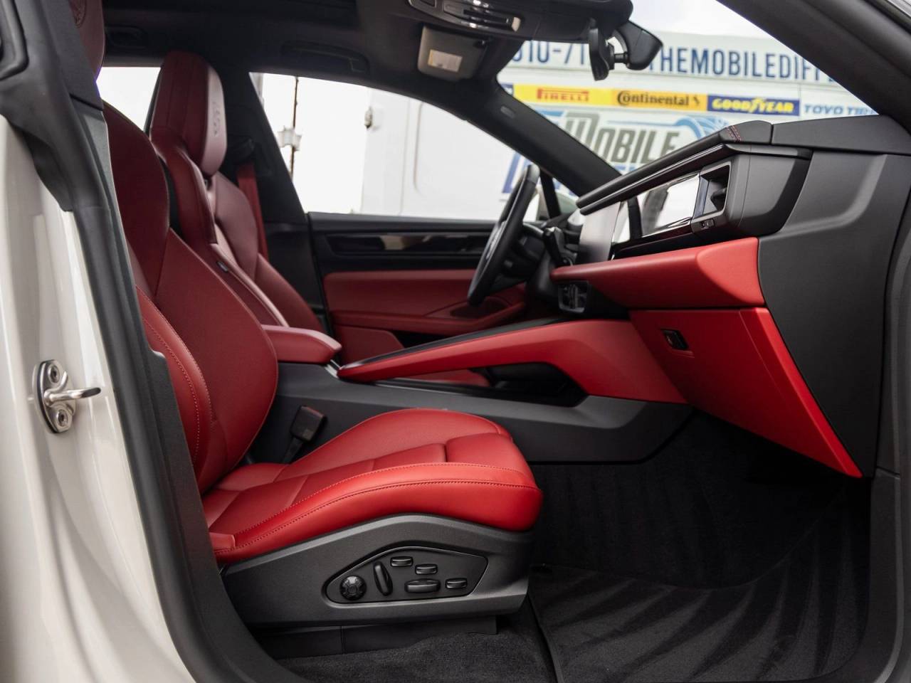 2026 Porsche Macan 4 Electric