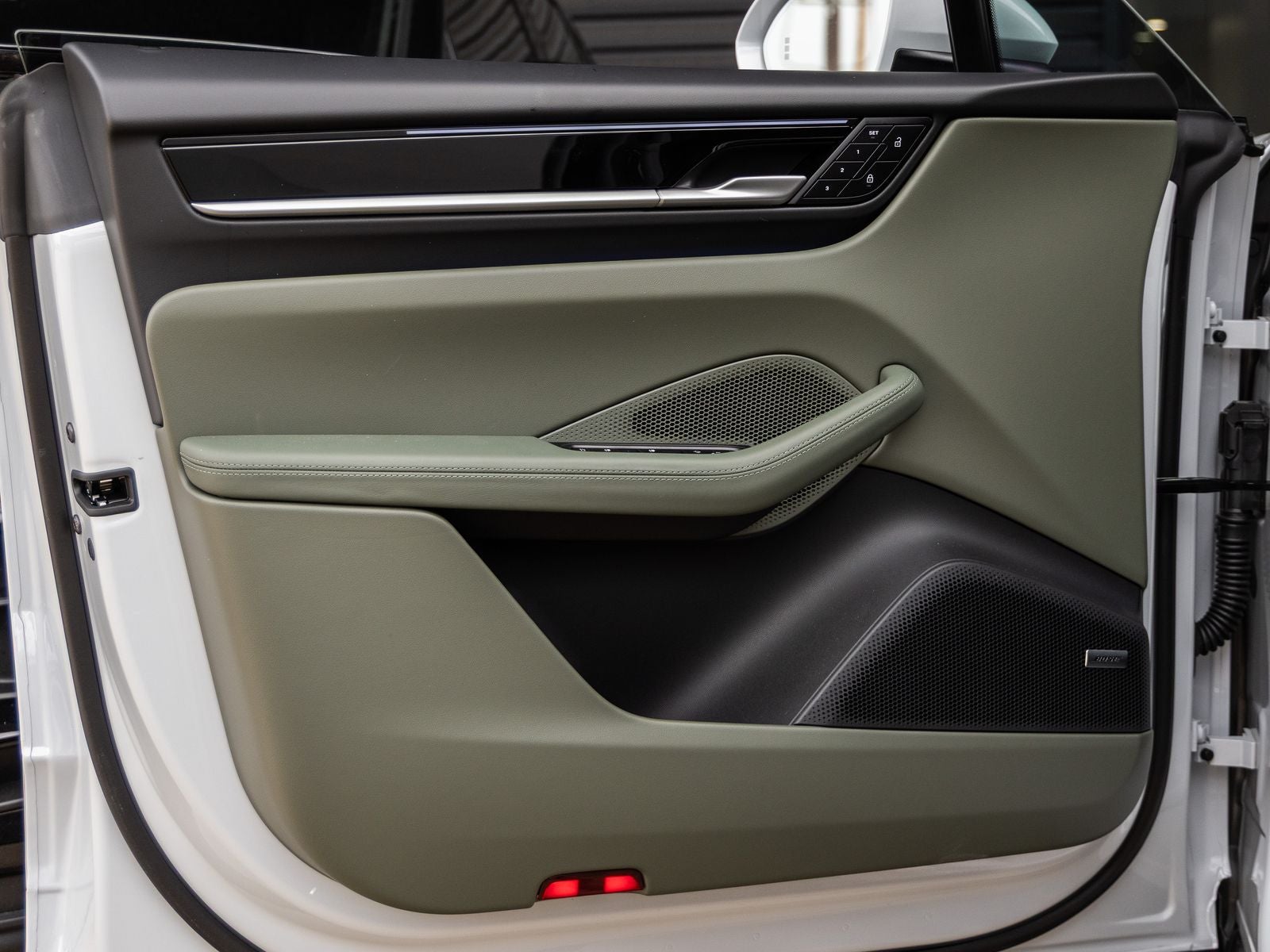 2025 Porsche Macan Electric Macan 4 Electric