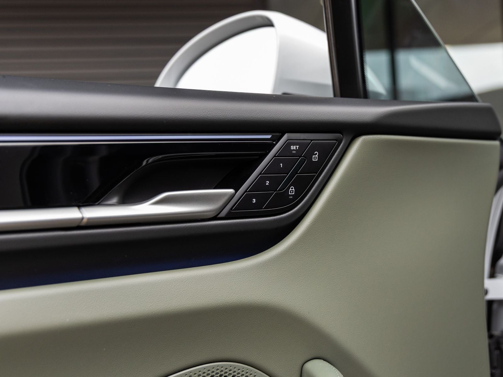 2025 Porsche Macan Electric Macan 4 Electric