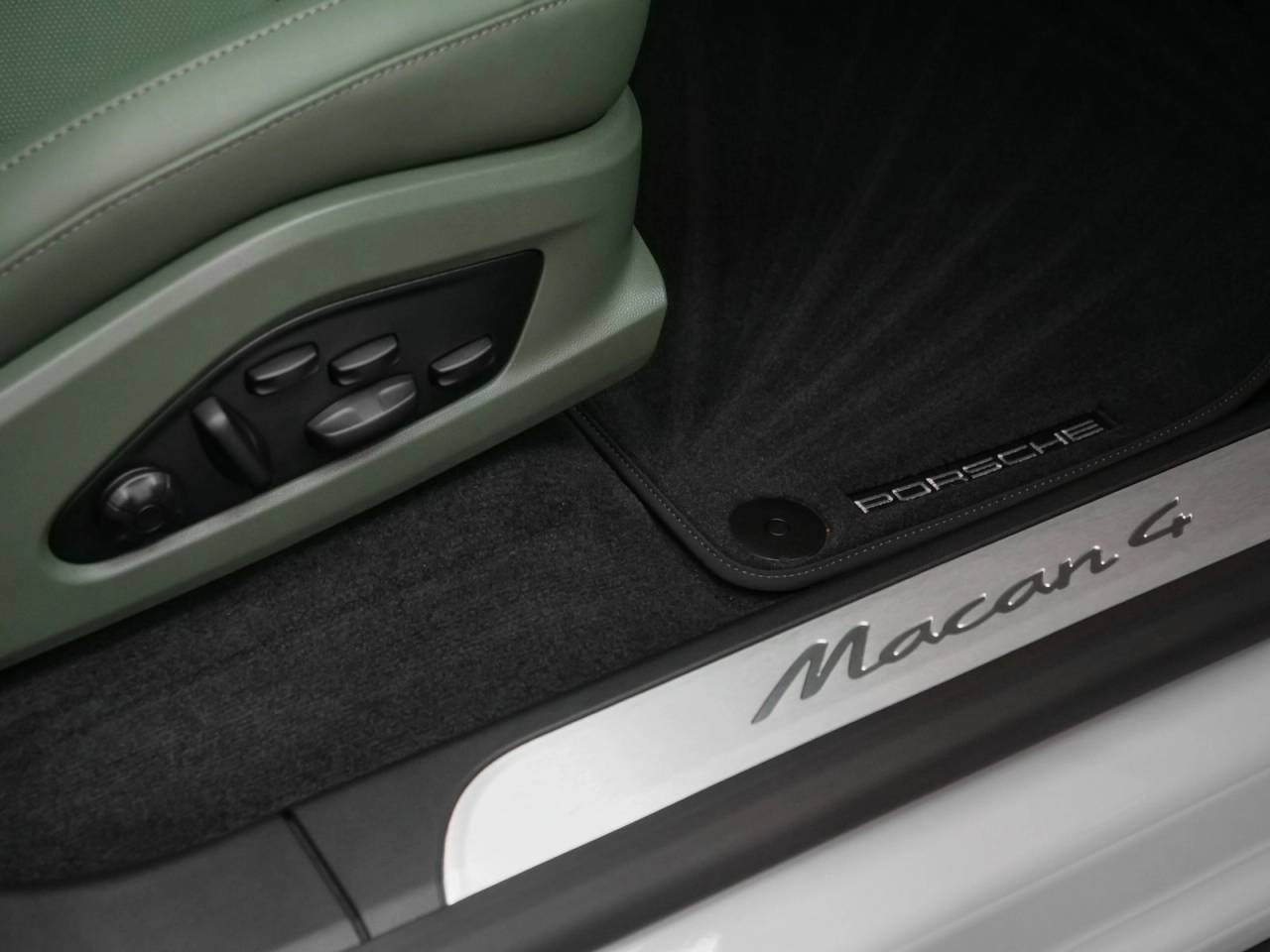 2025 Porsche Macan Electric Macan 4 Electric