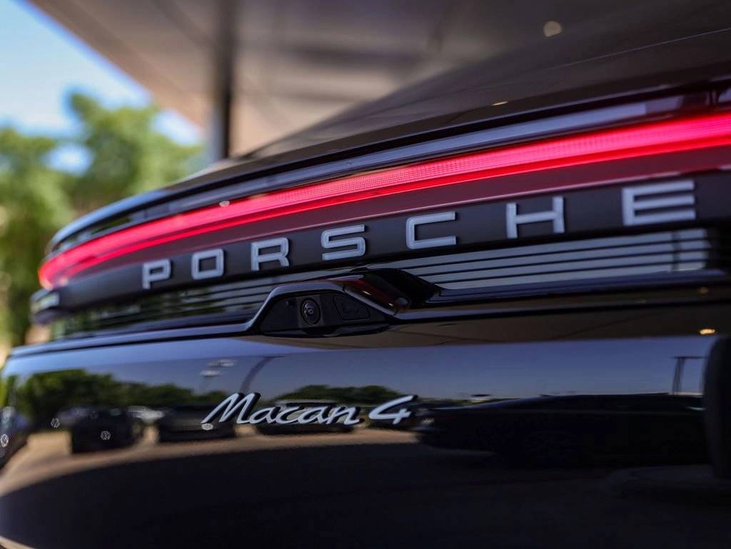 2025 Porsche Macan 4 Electric