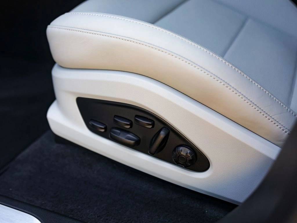 2025 Porsche Macan 4 Electric