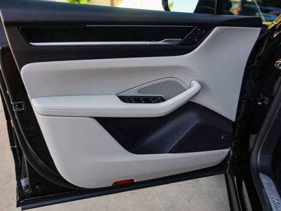 2025 Porsche Macan 4 Electric