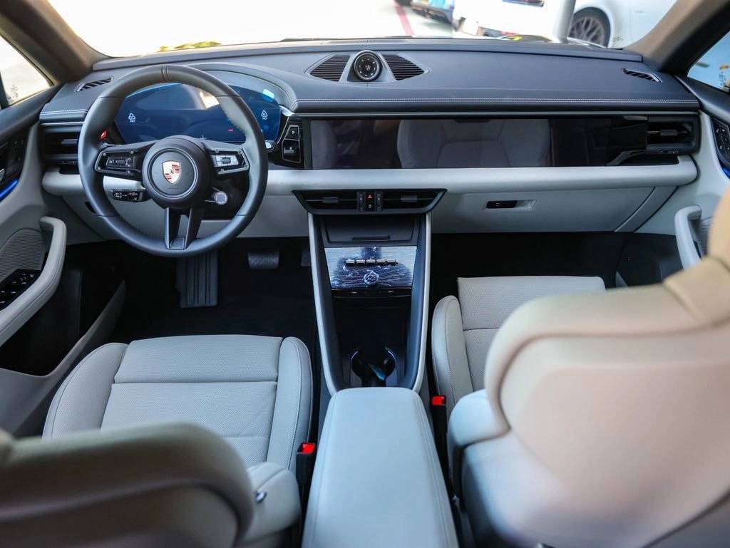 2025 Porsche Macan 4 Electric