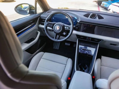 2025 Porsche Macan 4 Electric
