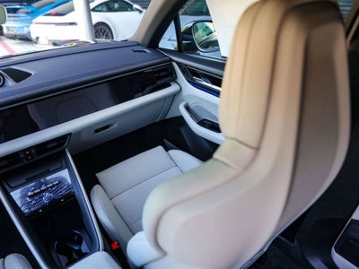 2025 Porsche Macan 4 Electric