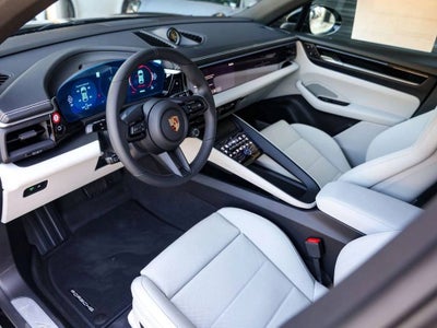 2025 Porsche Macan 4 Electric