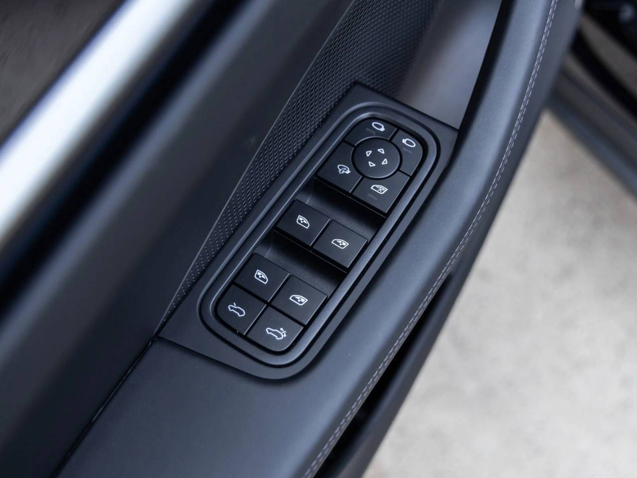 2025 Porsche Macan Electric Macan 4 Electric