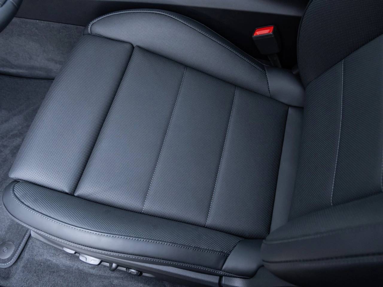 2025 Porsche Macan Electric Macan 4 Electric