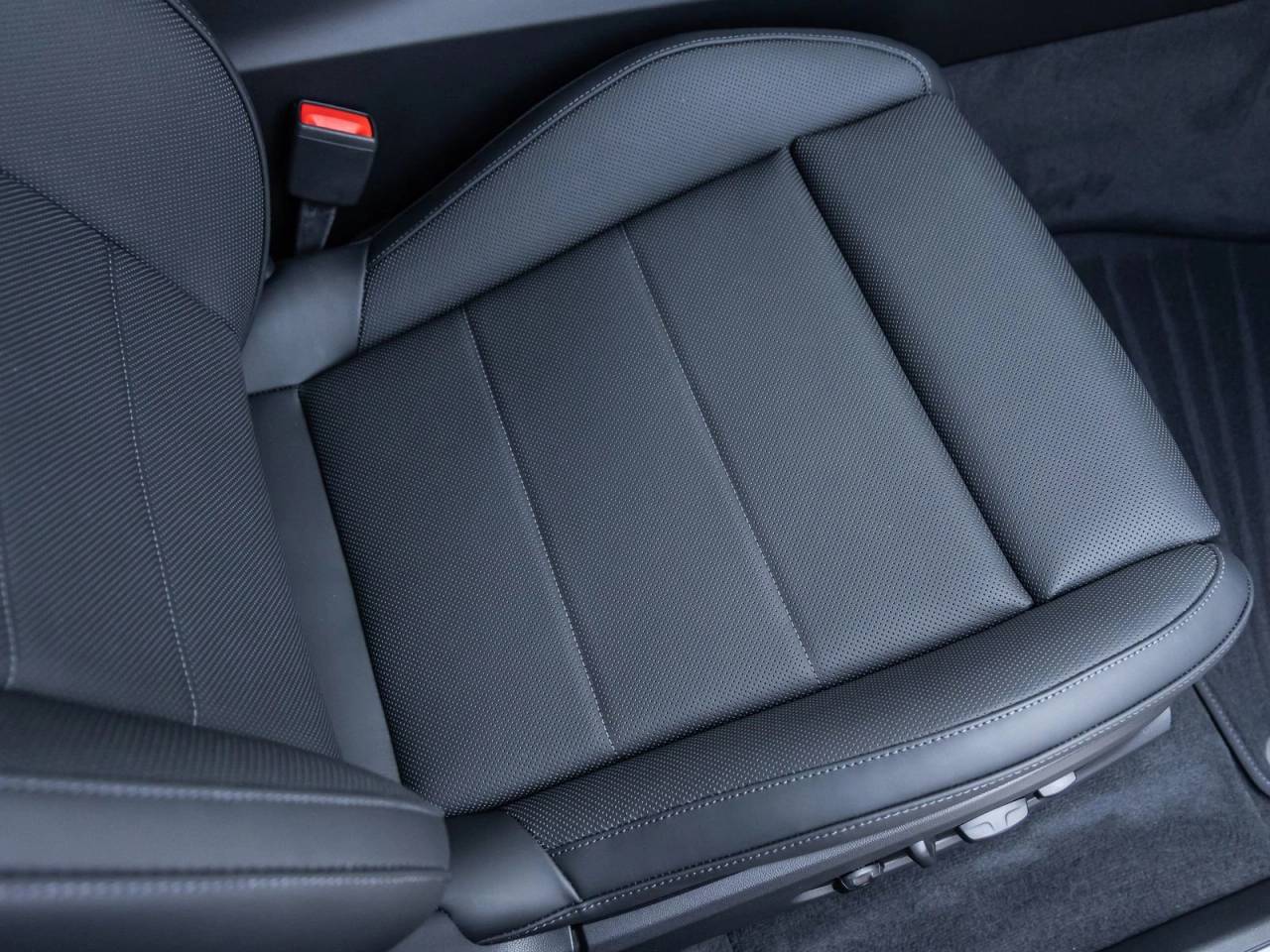 2025 Porsche Macan Electric Macan 4 Electric