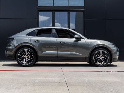 2025 Porsche Macan 4 Electric