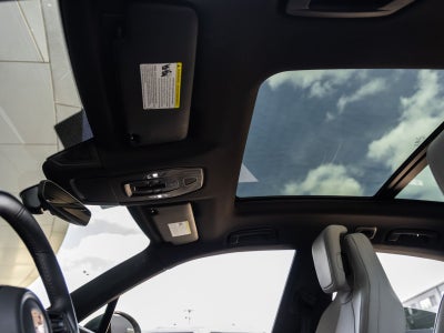 2025 Porsche Macan 4 Electric