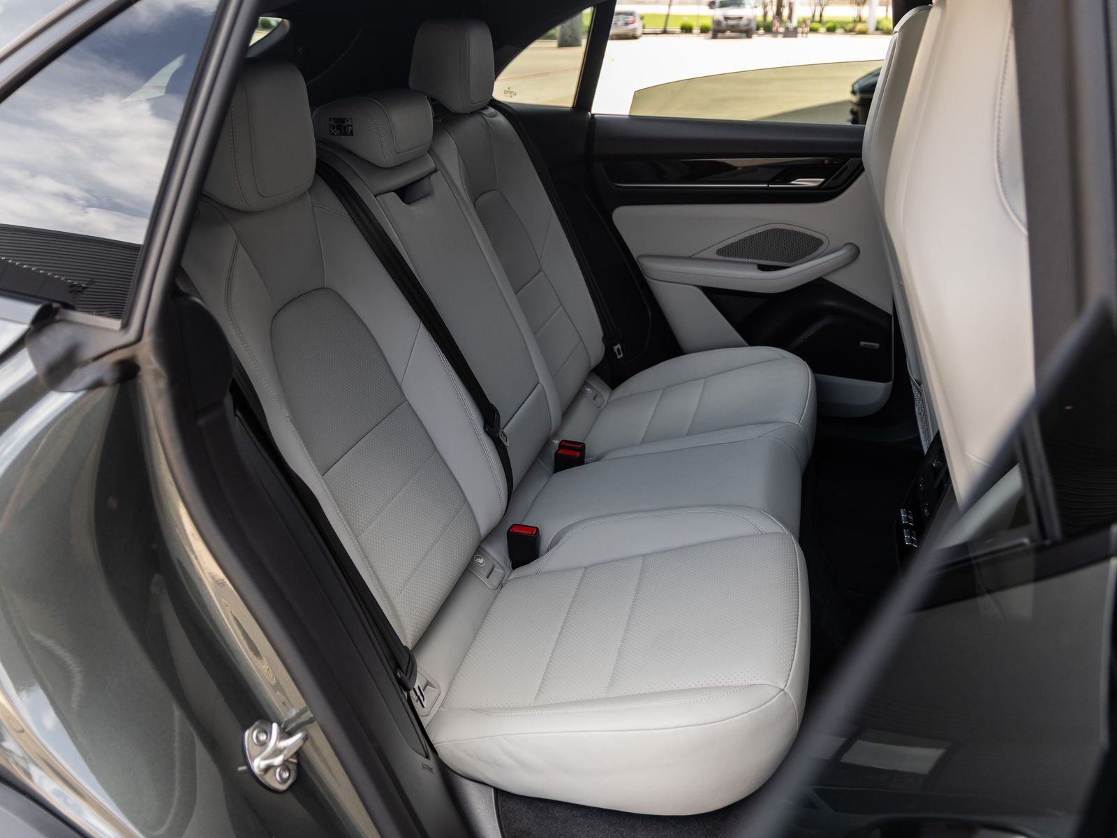 2025 Porsche Macan 4 Electric