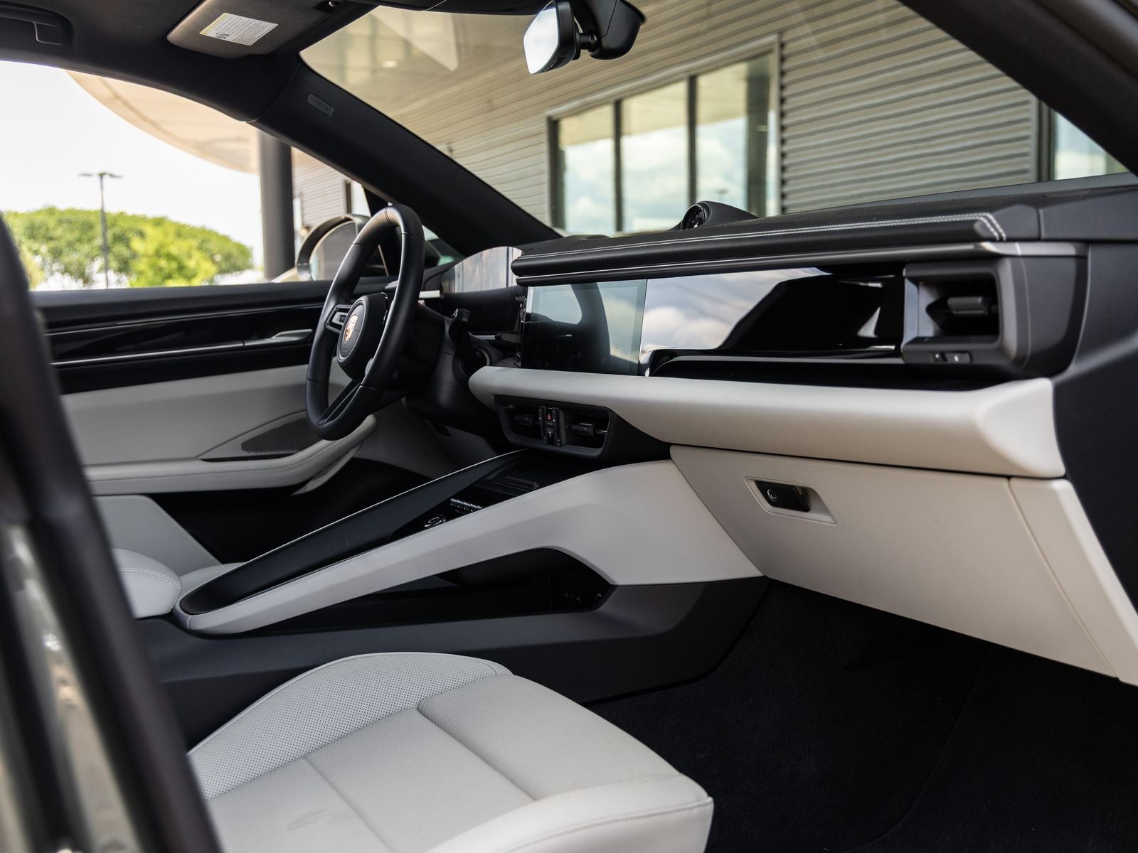 2025 Porsche Macan 4 Electric