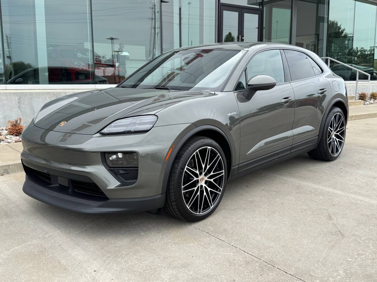 2025 Porsche Macan 4 Electric