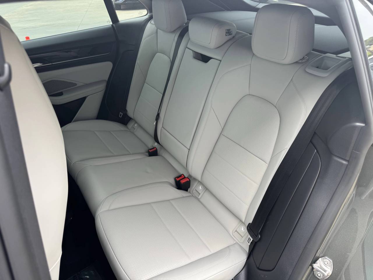 2025 Porsche Macan 4 Electric