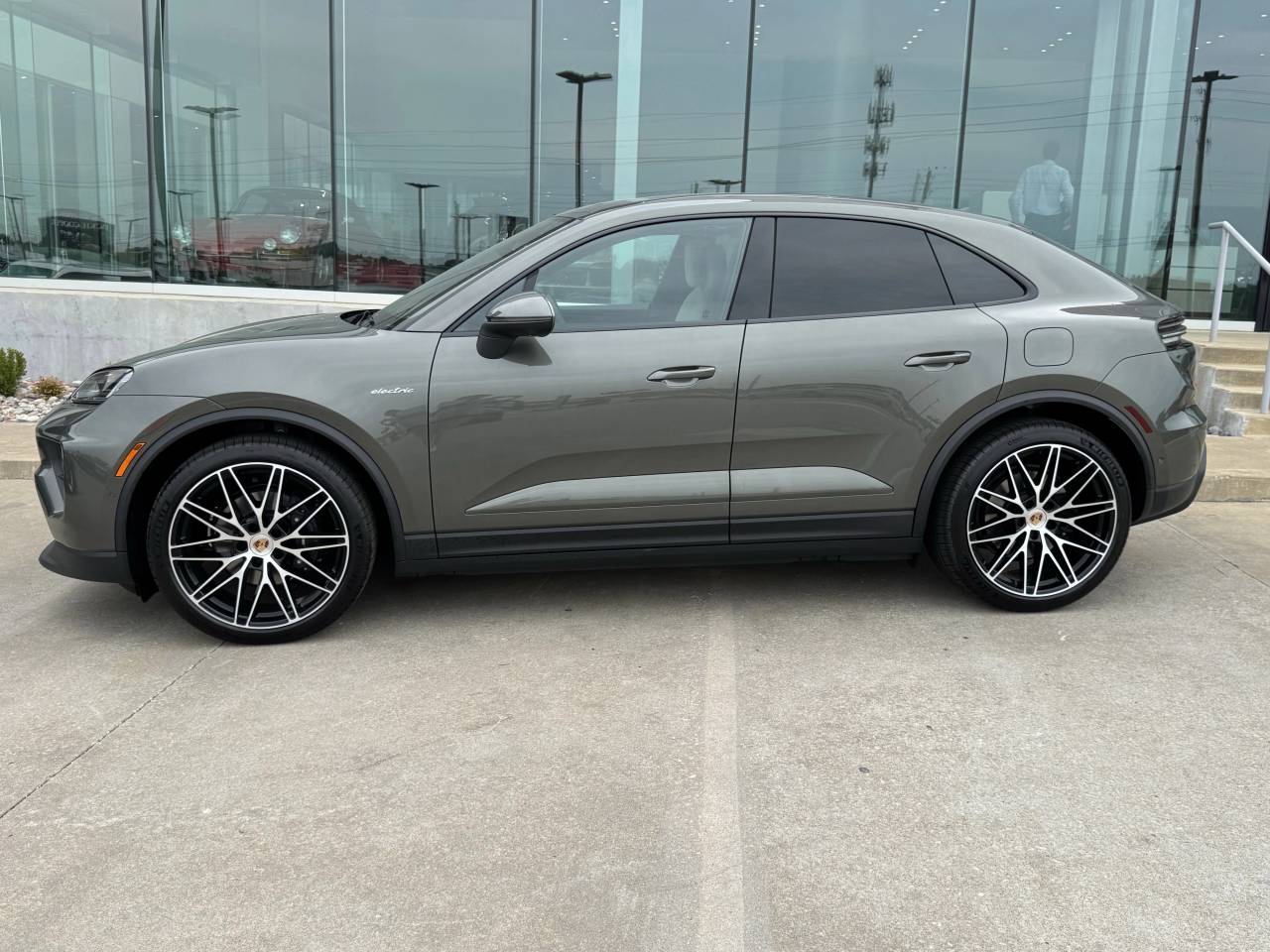 2025 Porsche Macan 4 Electric