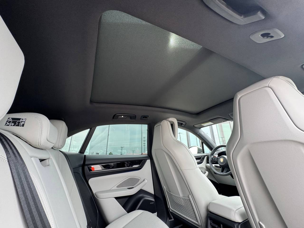 2025 Porsche Macan 4 Electric