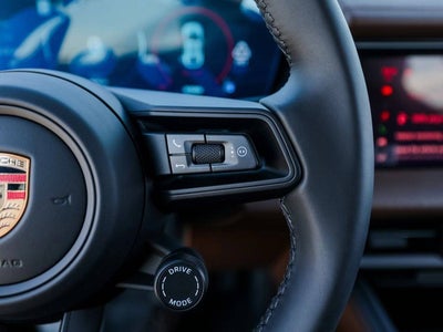 2025 Porsche Macan 4 Electric