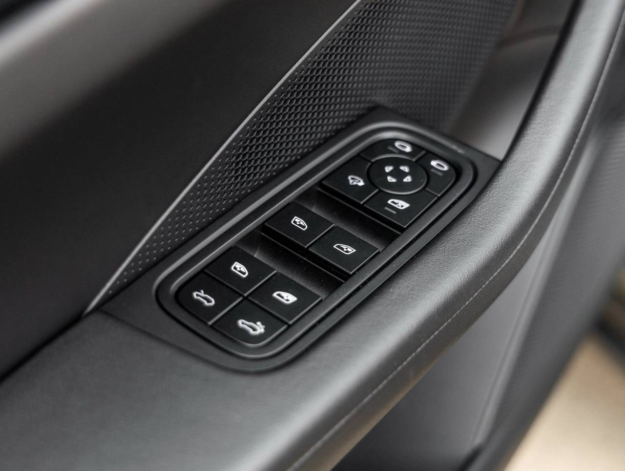 2025 Porsche Macan Electric Macan 4 Electric