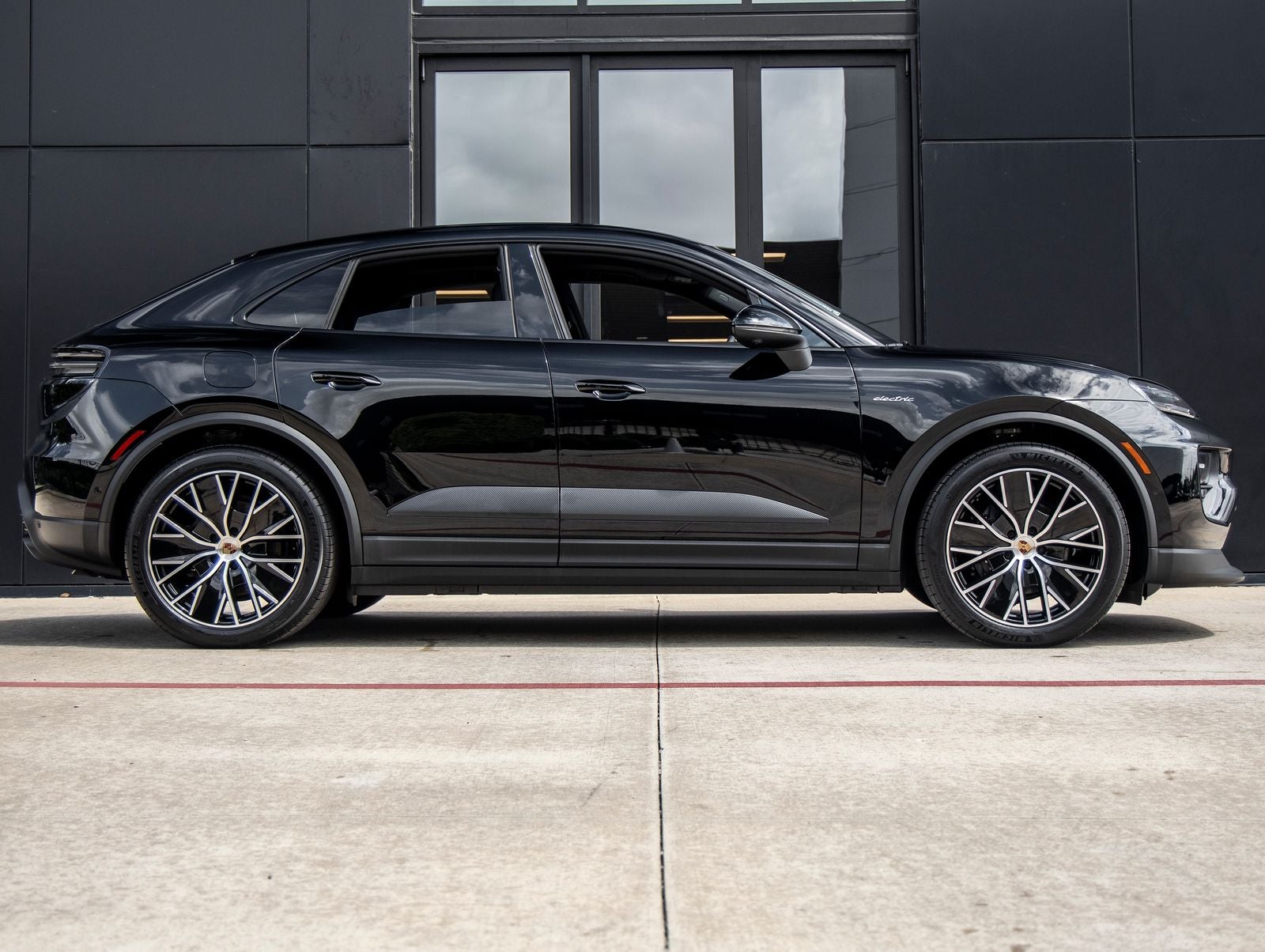 2025 Porsche Macan 4 Electric