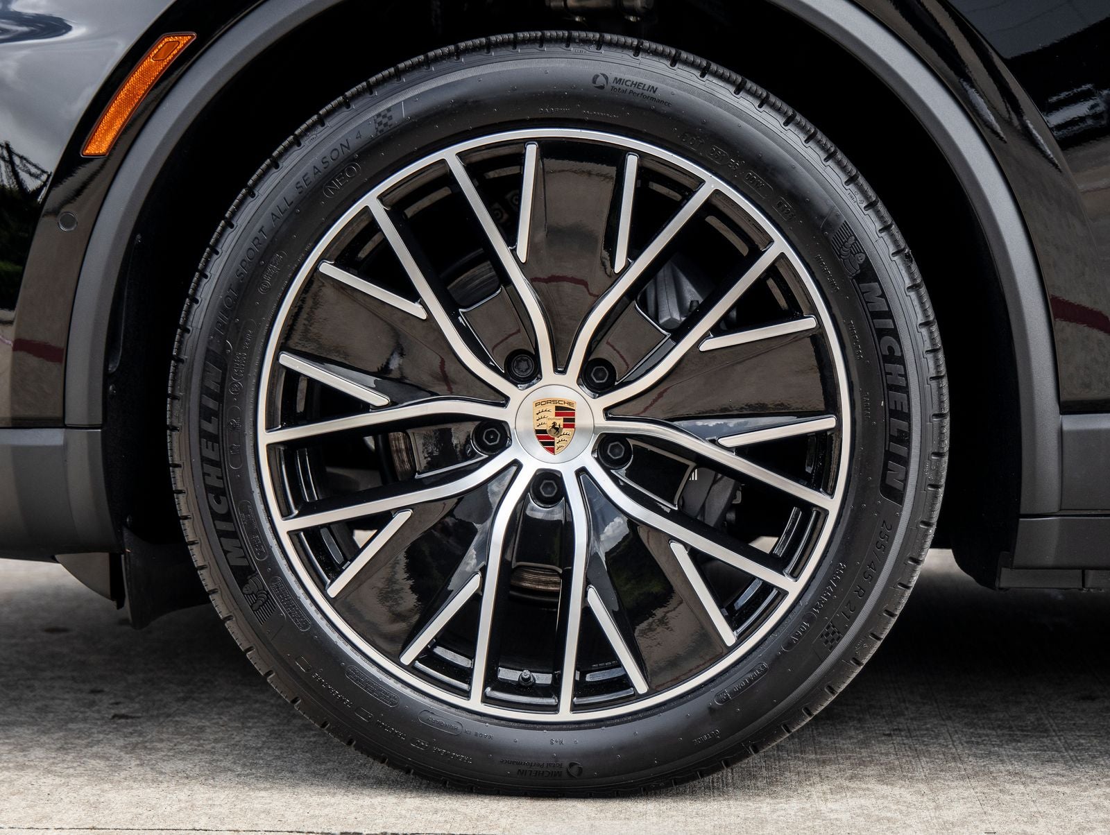 2025 Porsche Macan 4 Electric