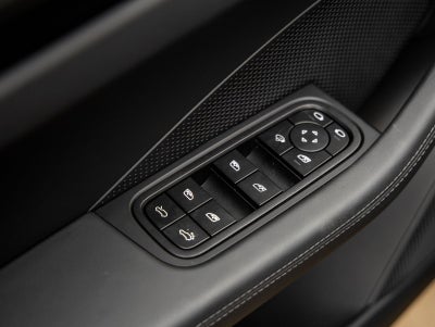 2025 Porsche Macan 4 Electric