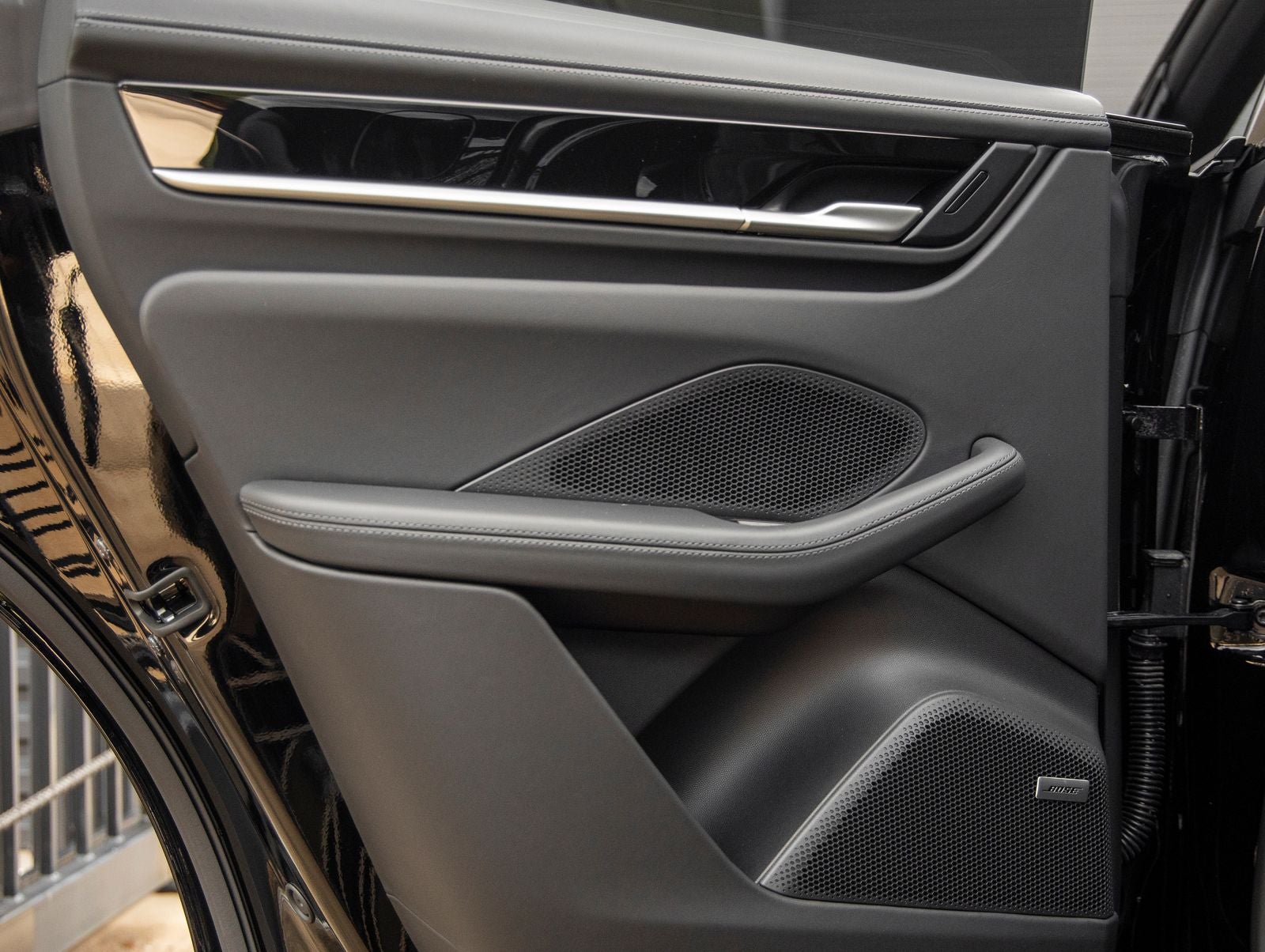2025 Porsche Macan 4 Electric