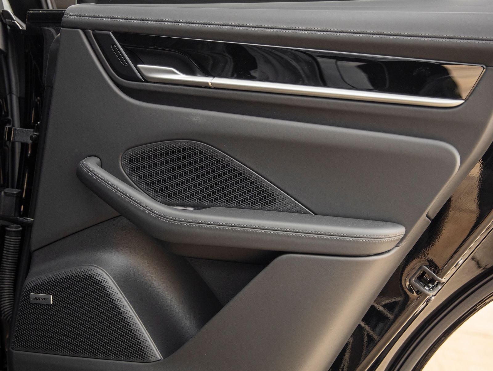 2025 Porsche Macan 4 Electric