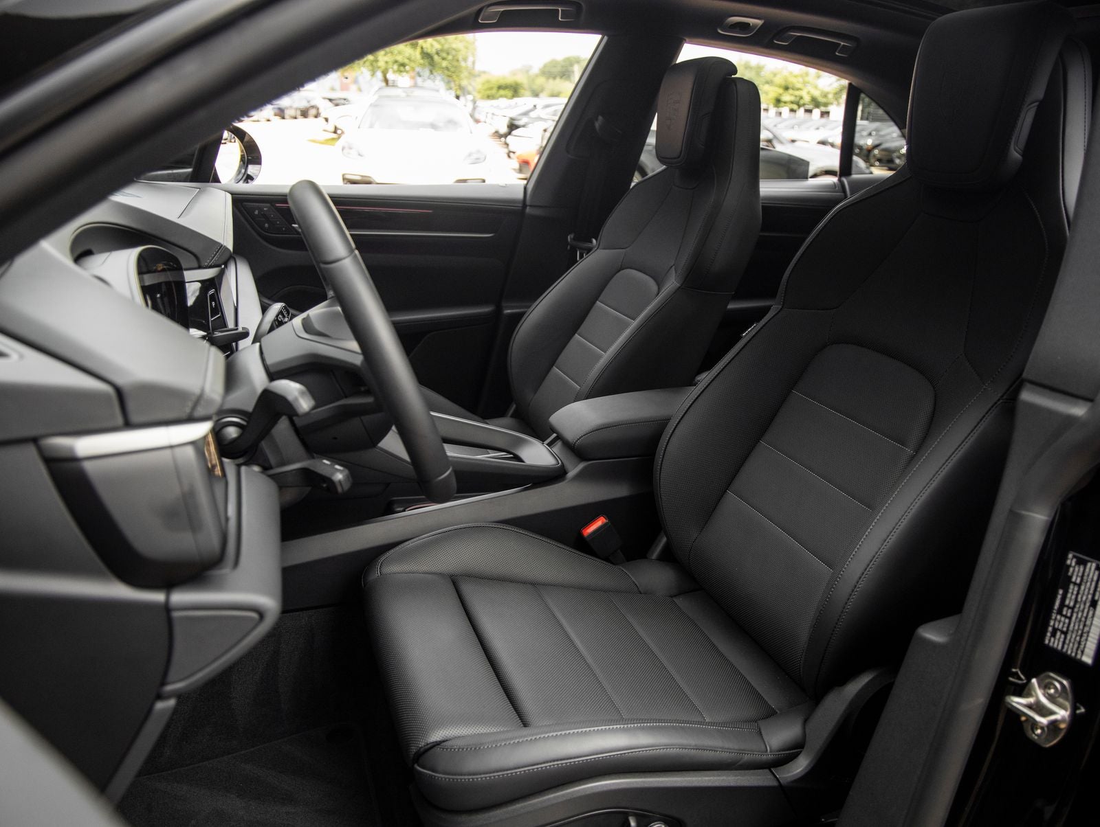 2025 Porsche Macan 4 Electric