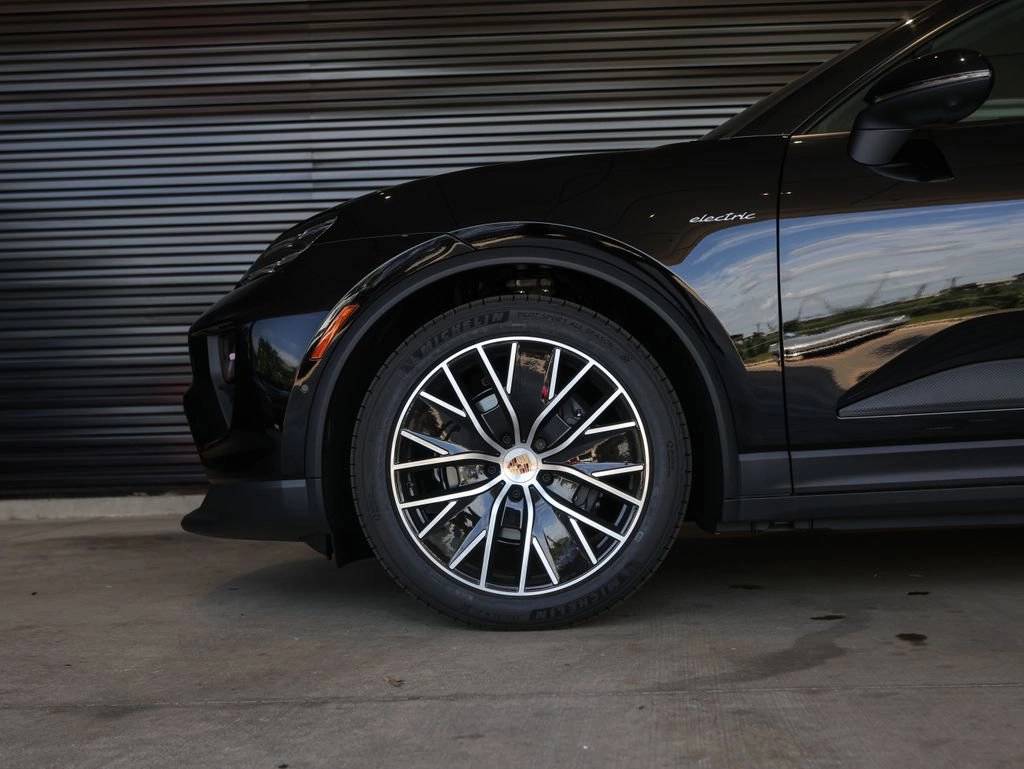 2025 Porsche Macan 4 Electric