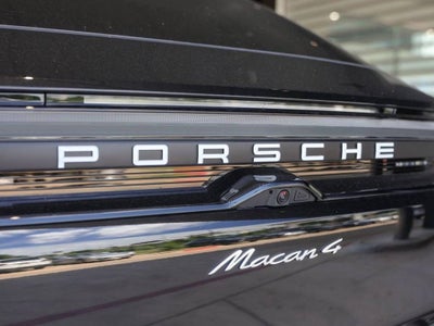 2025 Porsche Macan 4 Electric