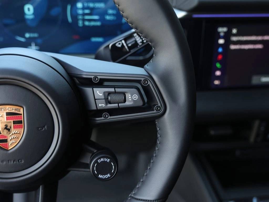 2025 Porsche Macan 4 Electric