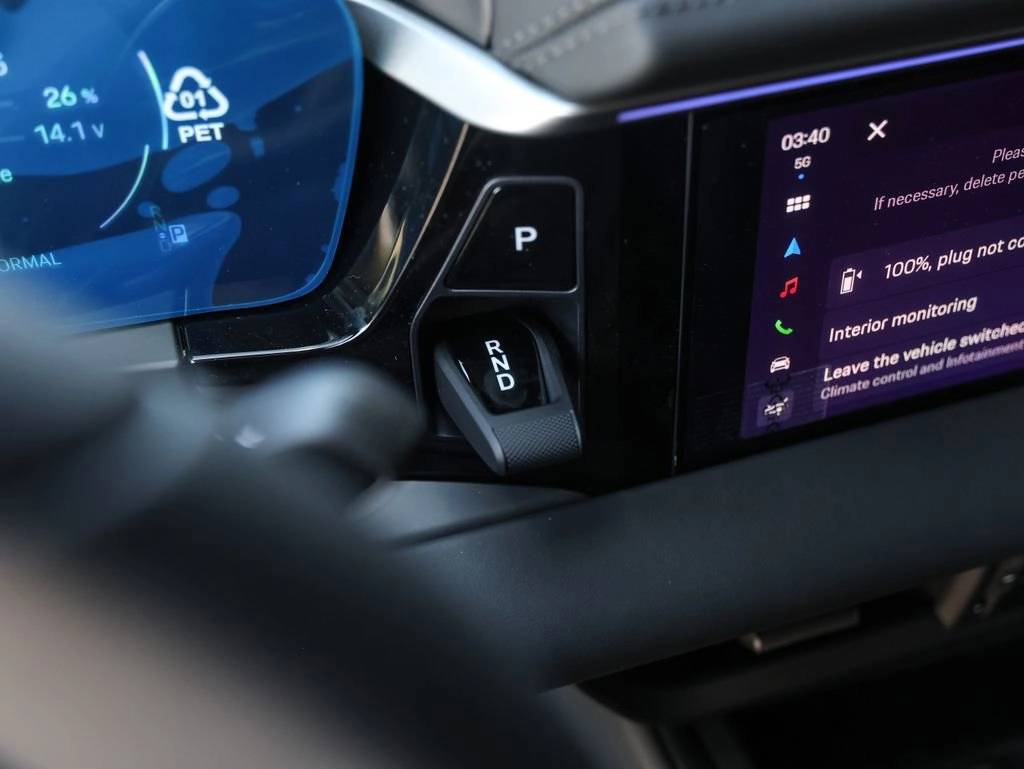 2025 Porsche Macan 4 Electric