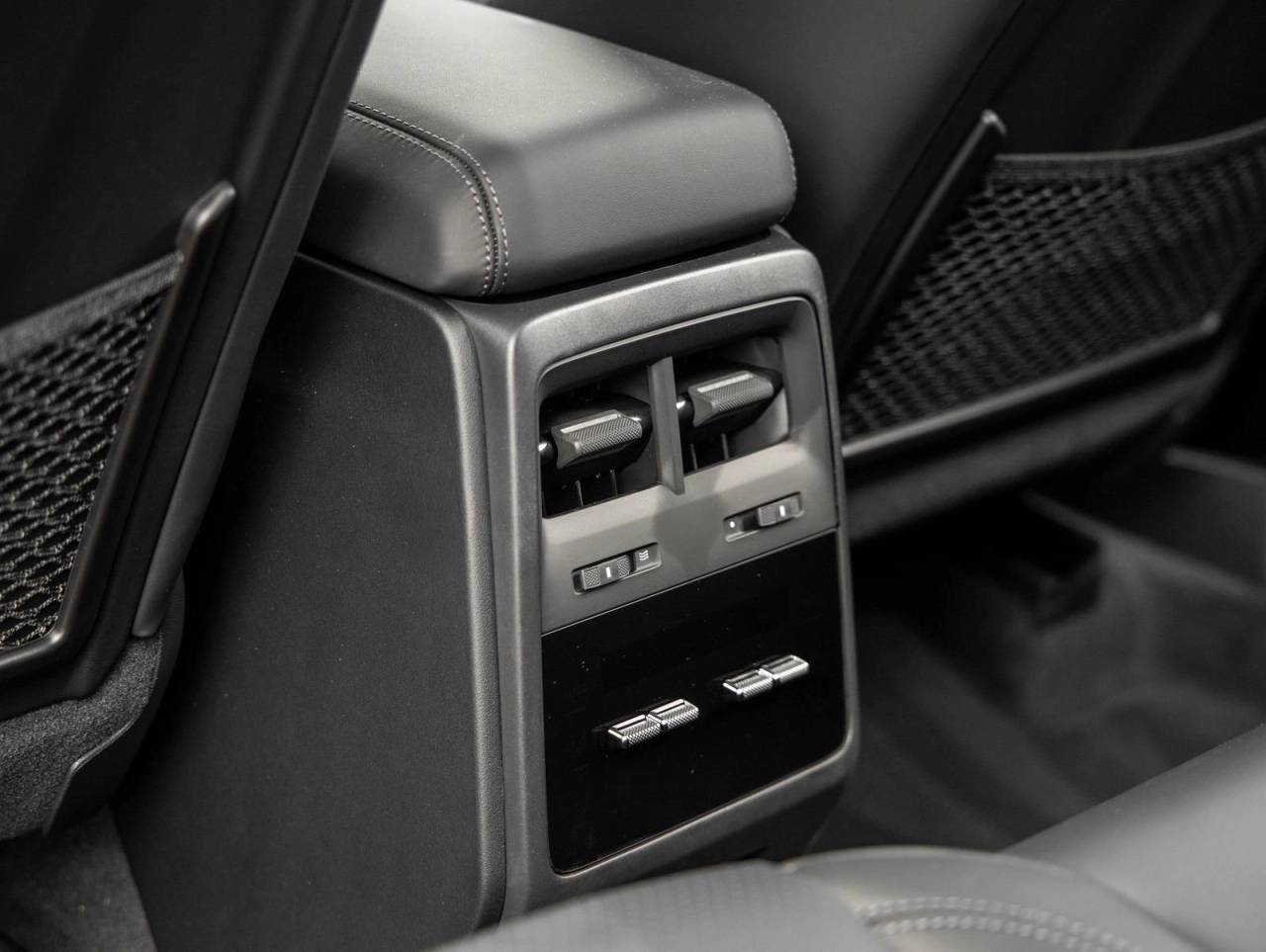 2025 Porsche Macan 4 Electric