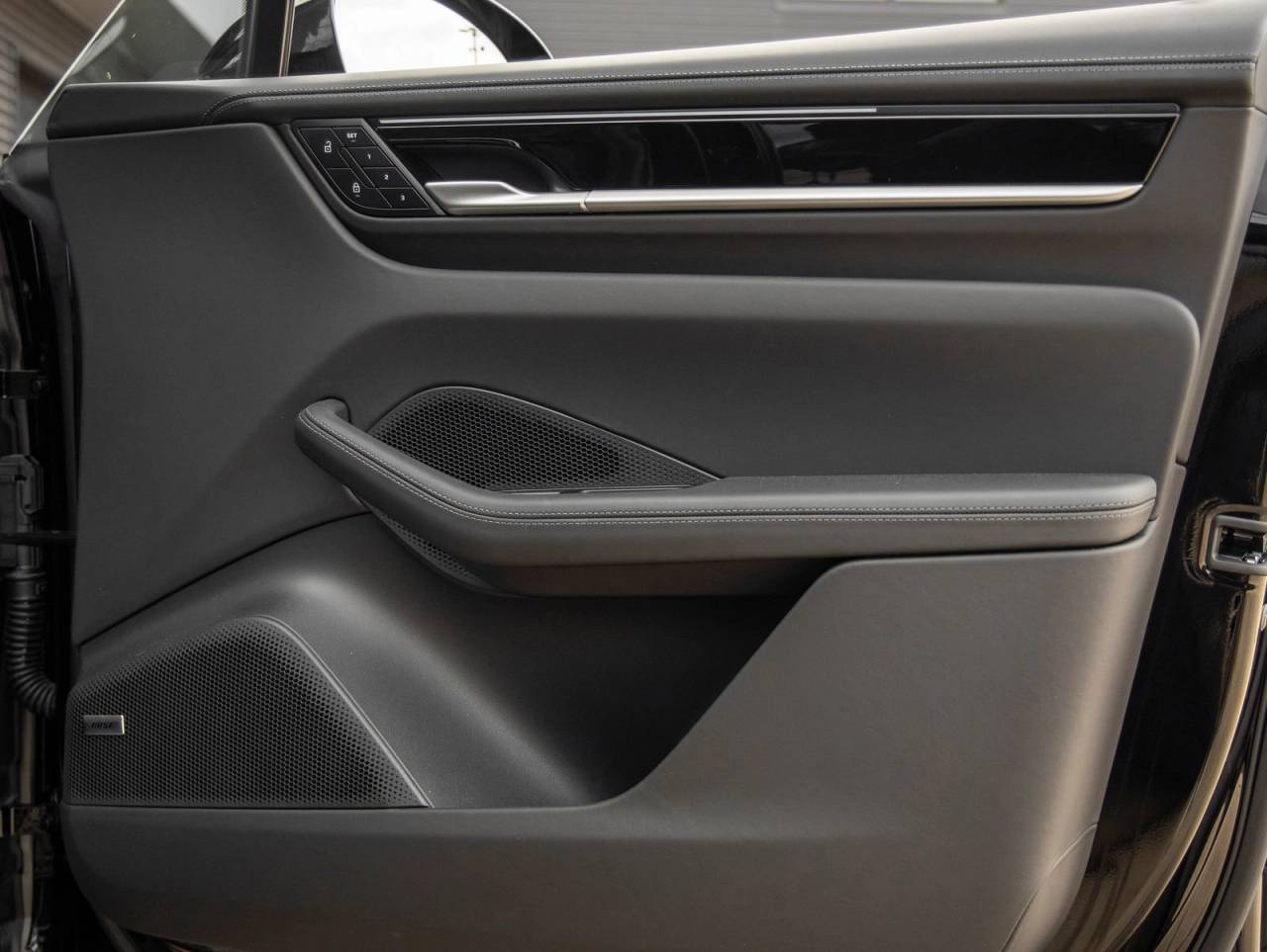 2025 Porsche Macan 4 Electric