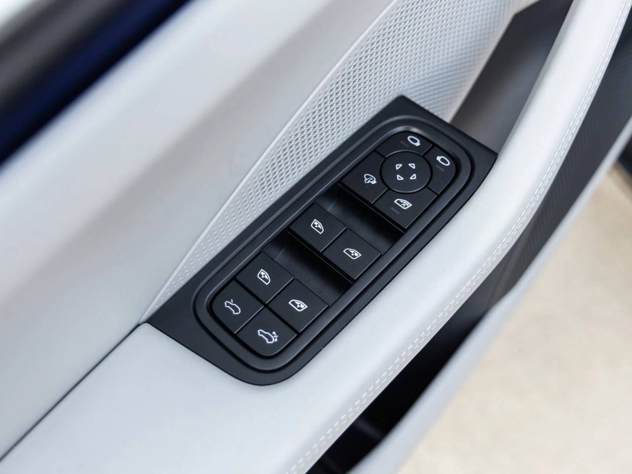 2025 Porsche Macan Electric Macan 4 Electric