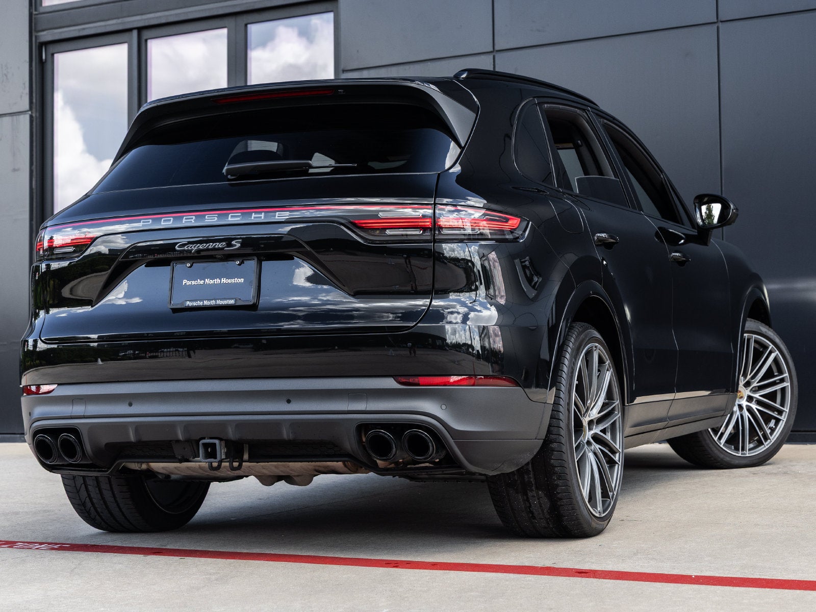 2023 Porsche Cayenne Cayenne S Platinum Edition