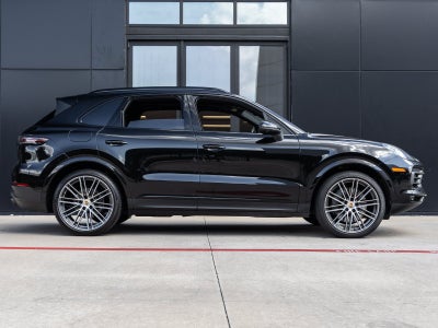 2023 Porsche Cayenne Cayenne S Platinum Edition