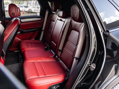 2023 Porsche Cayenne Cayenne S Platinum Edition