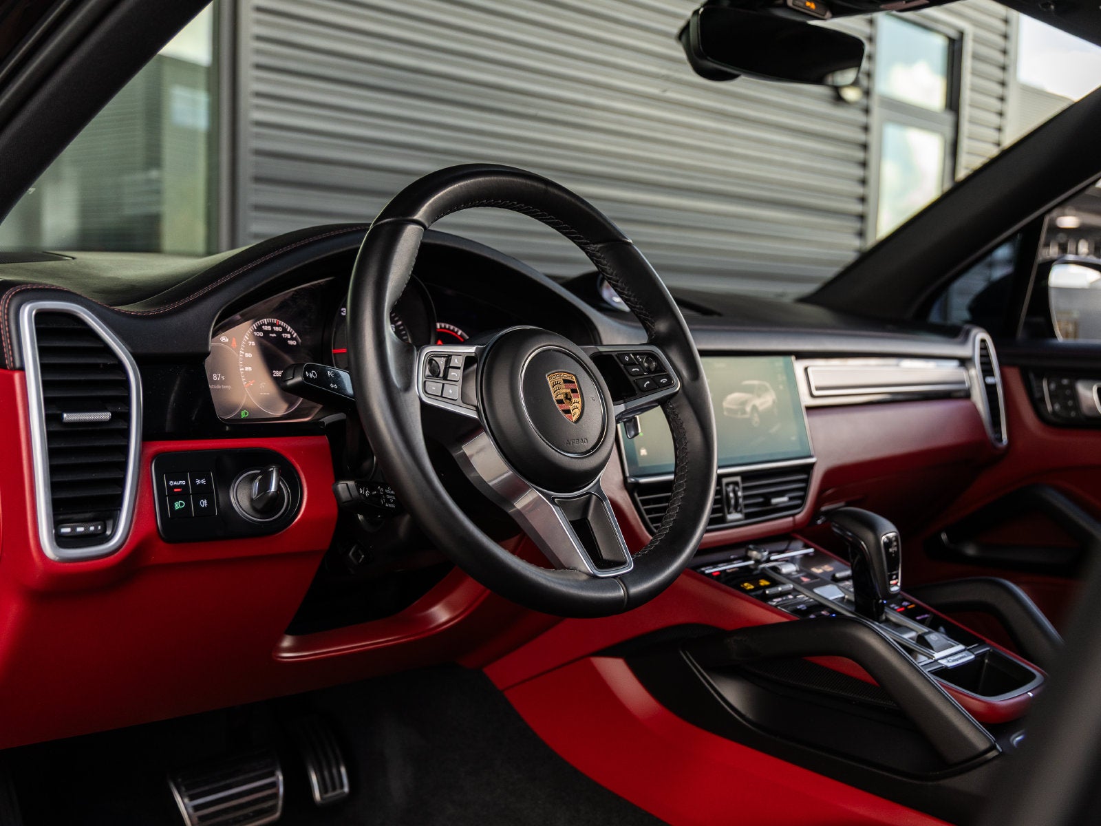 2023 Porsche Cayenne Cayenne S Platinum Edition