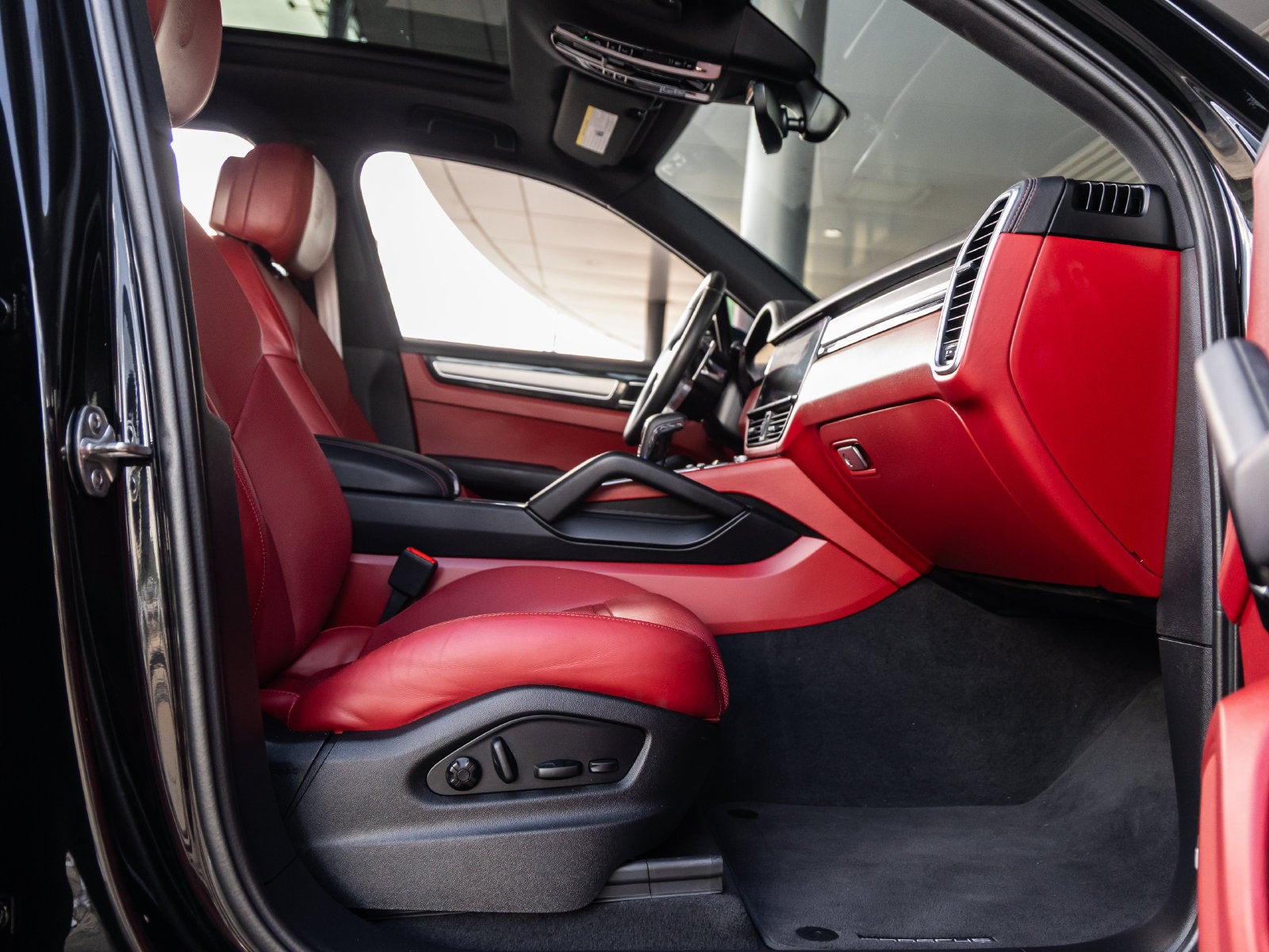 2023 Porsche Cayenne Cayenne S Platinum Edition