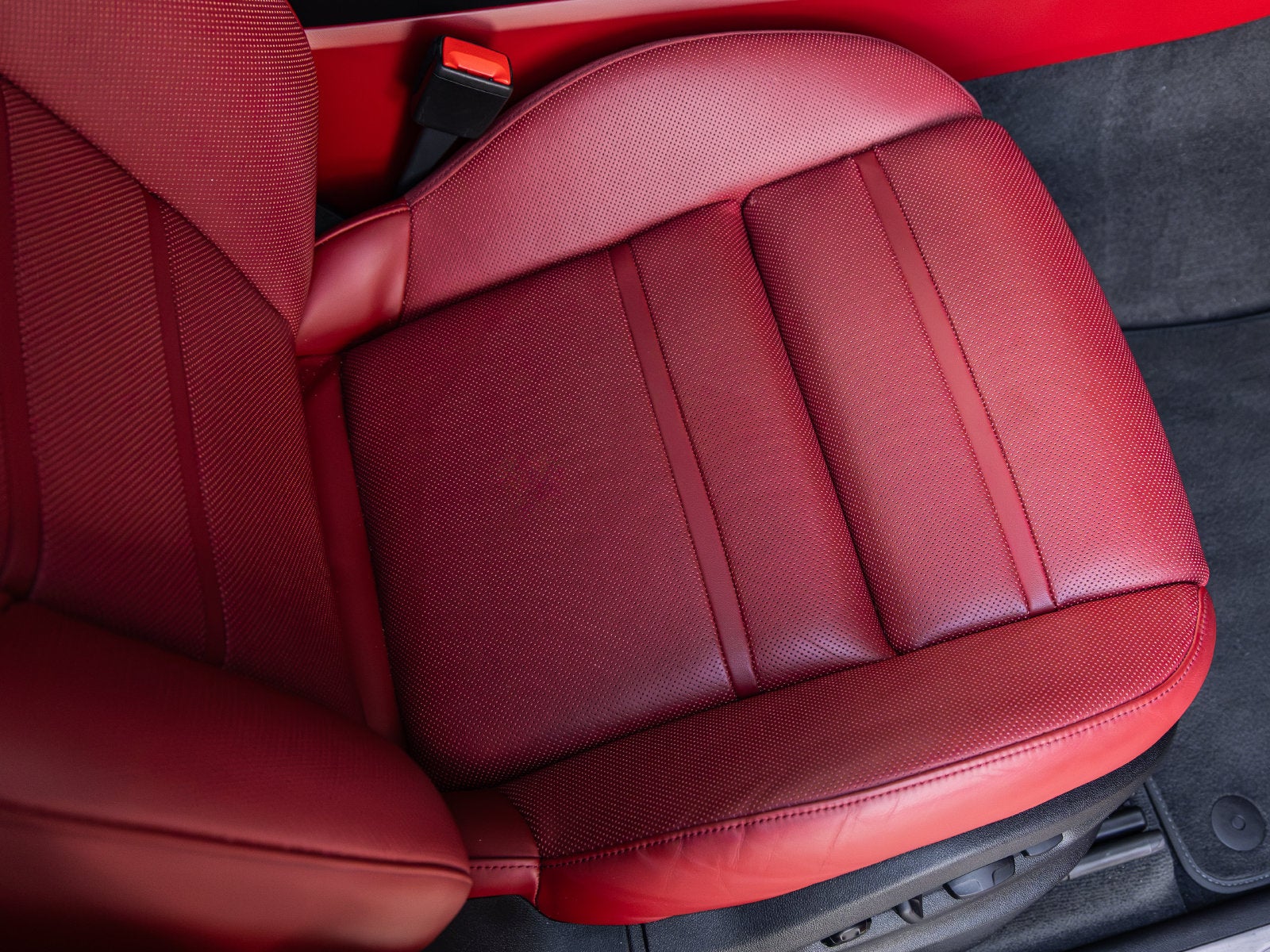 2023 Porsche Cayenne Cayenne S Platinum Edition