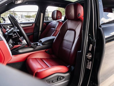 2023 Porsche Cayenne Cayenne S Platinum Edition