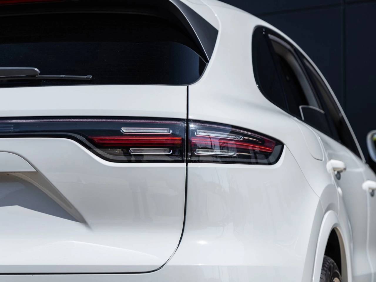 2023 Porsche Cayenne S Platinum Edition